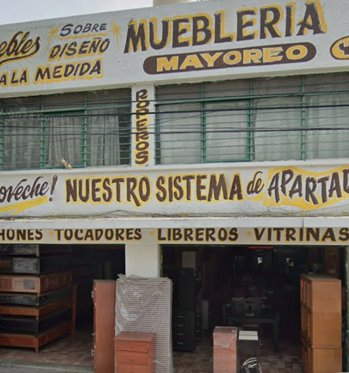 Entrada de la mueblería